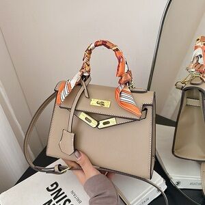 New women’s beige fashion handbag